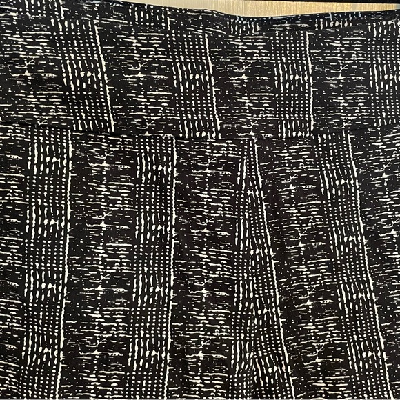 Pull on Erica Taylor patterned pants - Picture 3 of 3